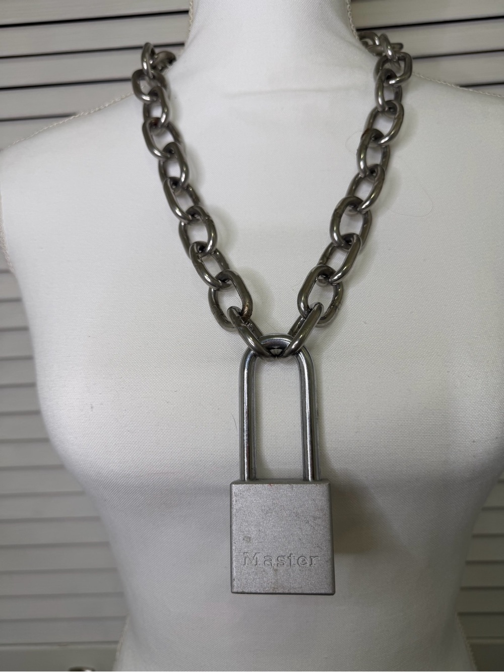 statement necklace - Picture 2 of 3